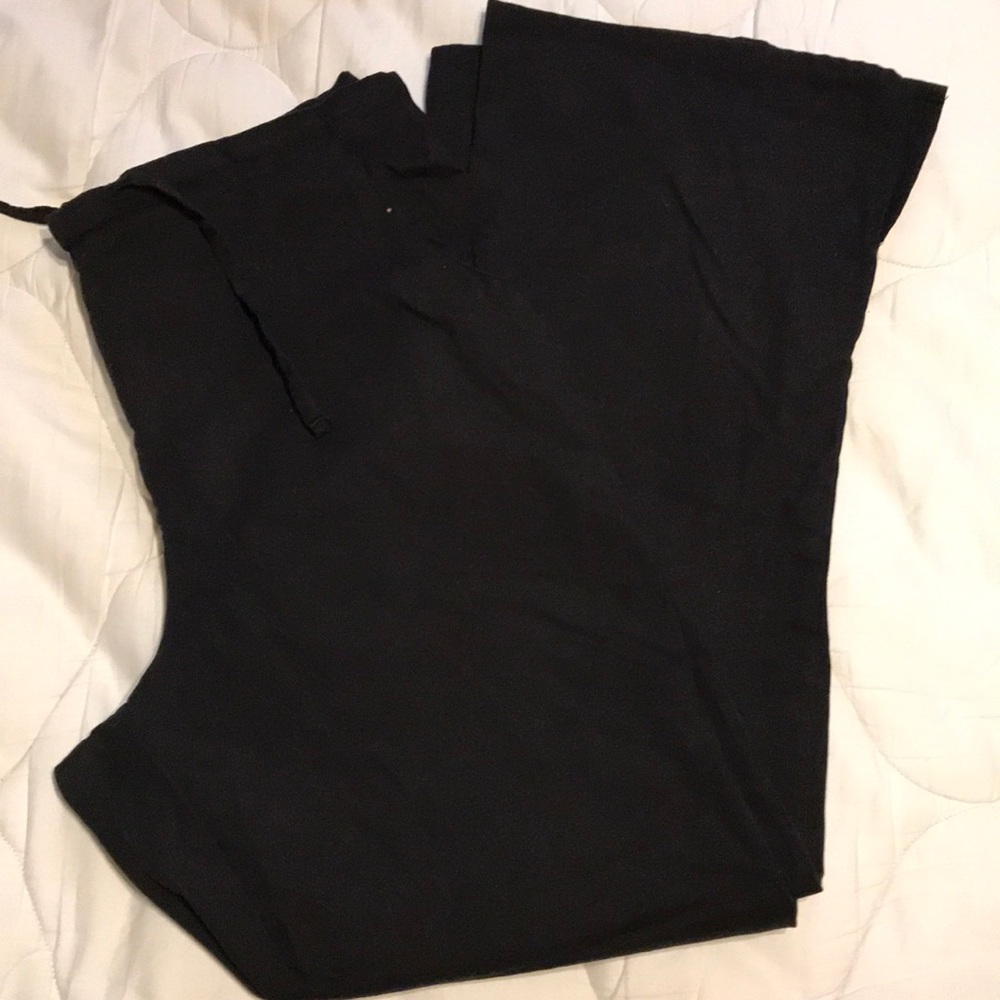 Black scrub bottoms.